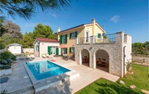 Гостиница Holiday home Vrcevan Croatia  Медулин